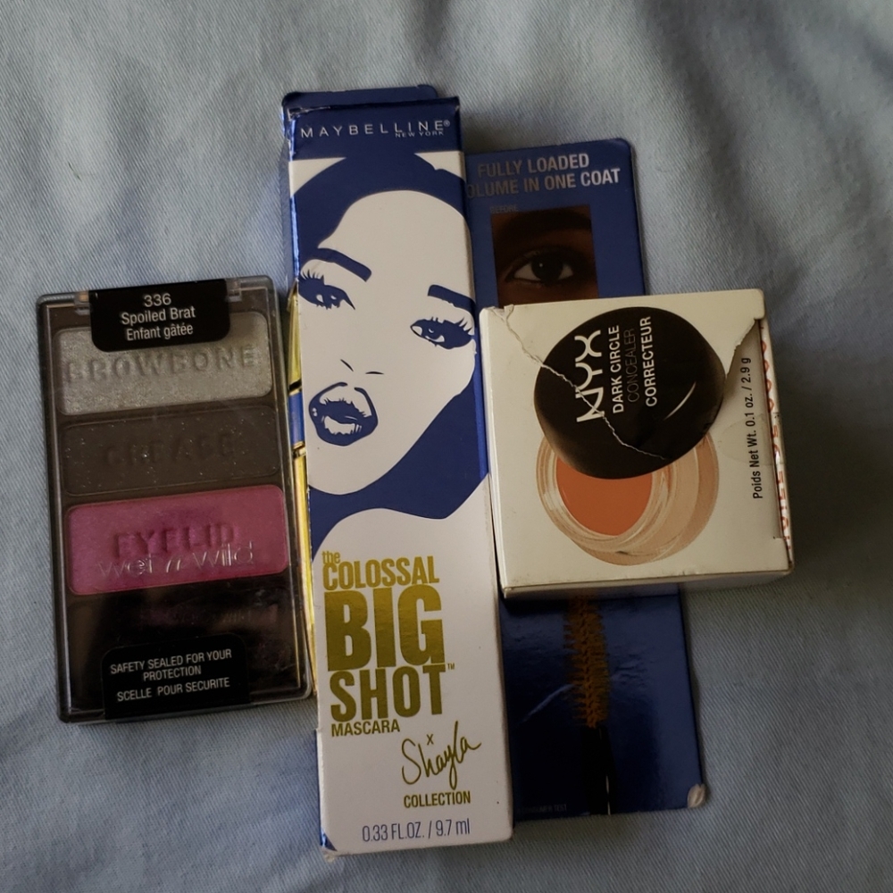 Make up bundle